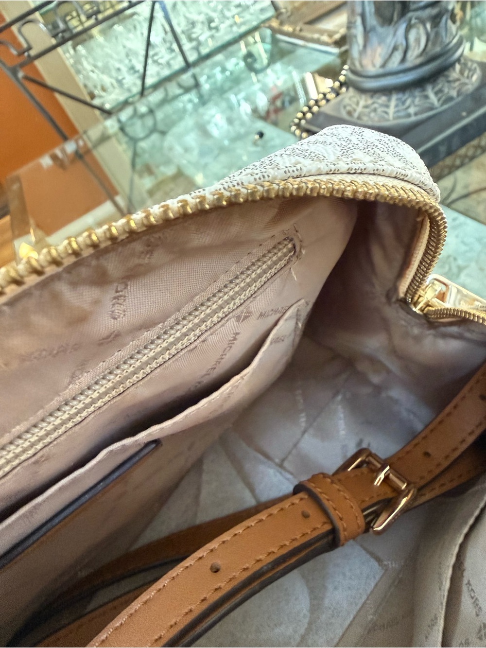 MICHAEL KORS Vanilla Signature XS Bedford Duffle Crossbody Bag -Like New $258. - Picture 2 of 7